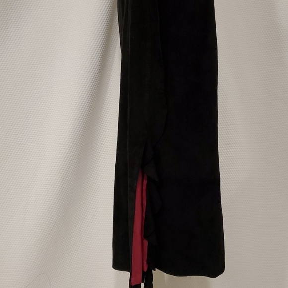 Suede leather skirt with fushia lining - Picture 3 of 5